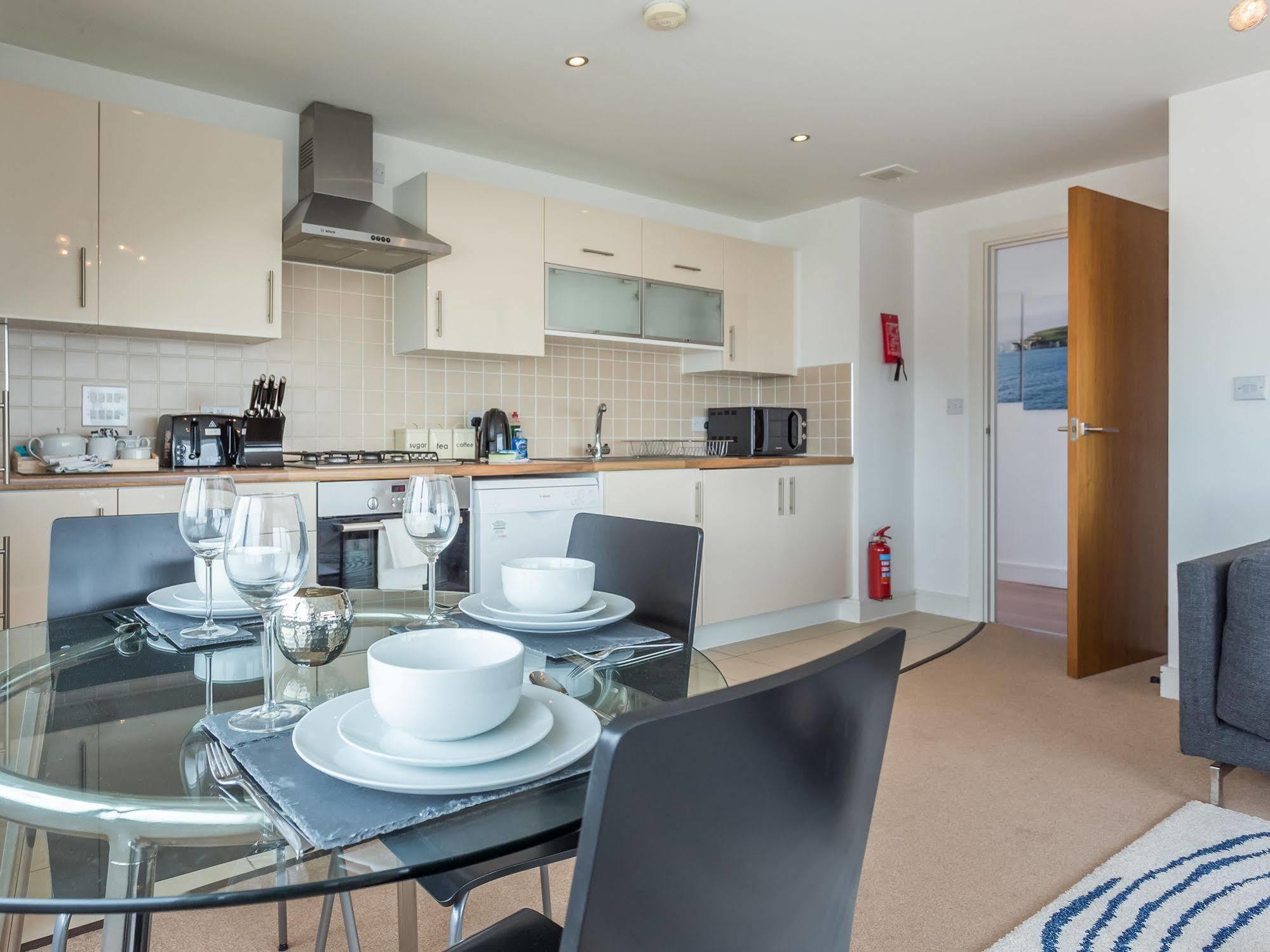 Quay Holidays - Orchard Plaza Hotel