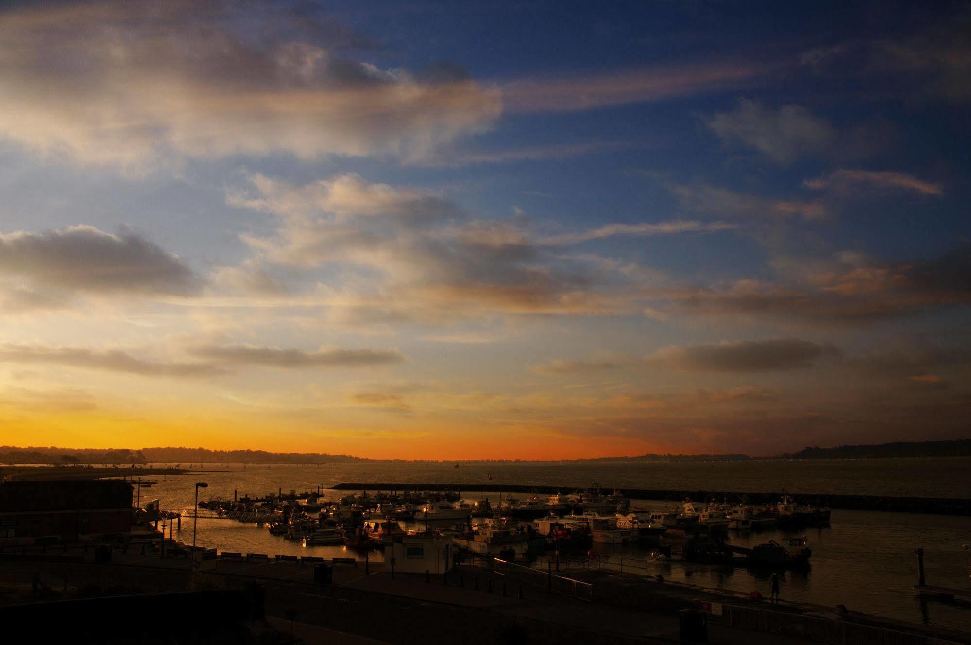 Quay Hotel 3*