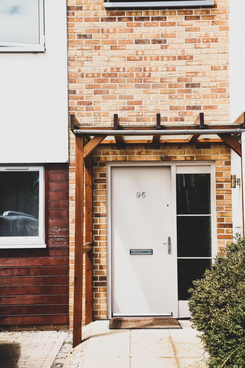 House For 8 Garden, Parking, 3mins From Beach * Poole