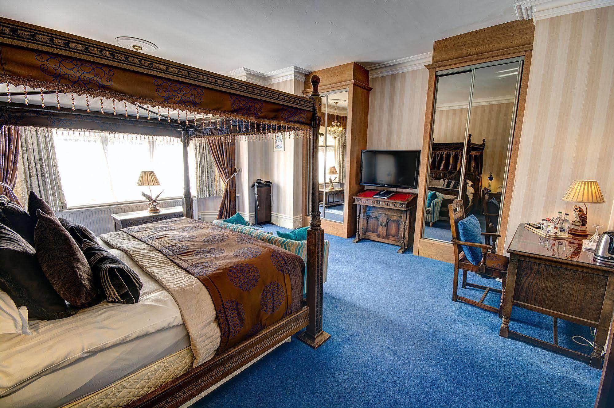 Hotel Grovefield Manor