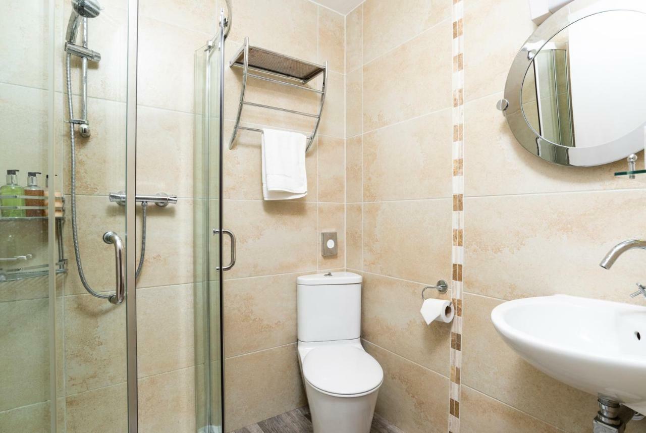Blueshutters Guest house 4*