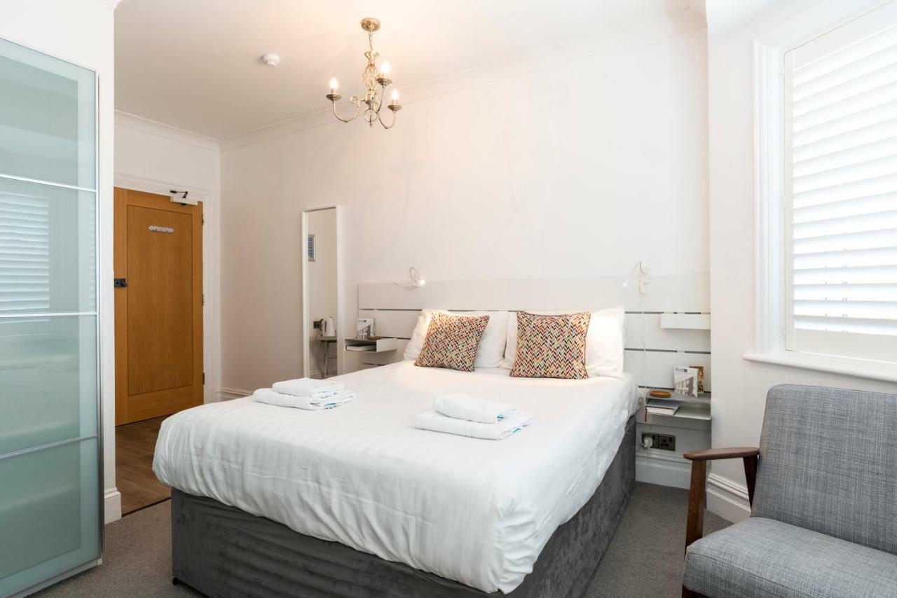Blueshutters Guest house 4*