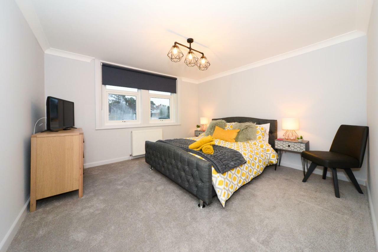 Bournemouth Oasis: Newly Renovated Smart Apartment Poole