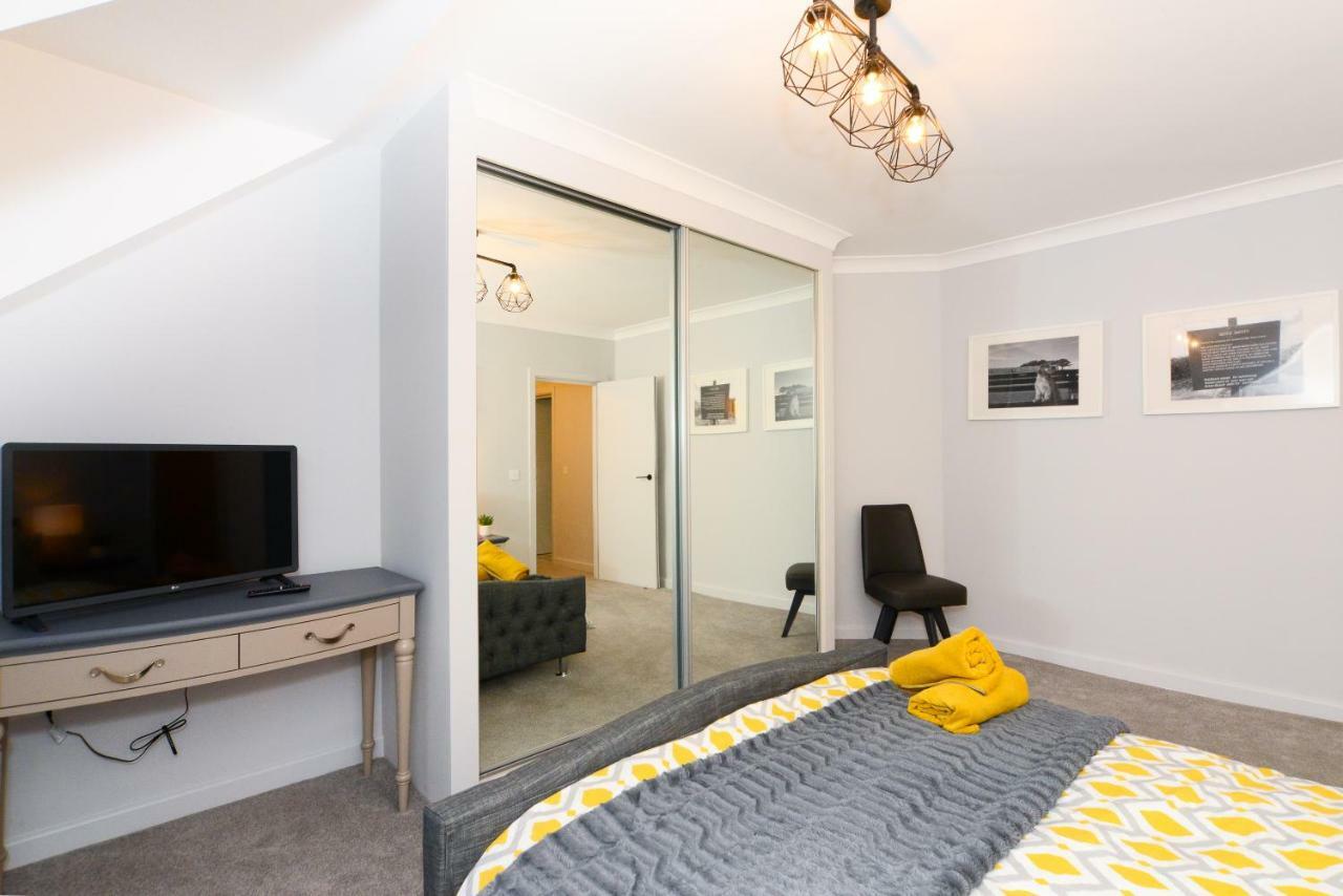 Bournemouth Oasis: Newly Renovated Smart Poole