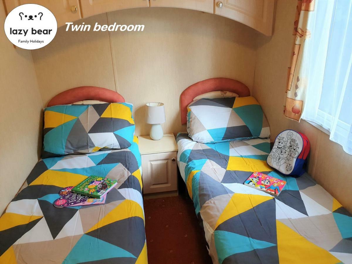 Lazy Bear, 25 Arne View Holiday home