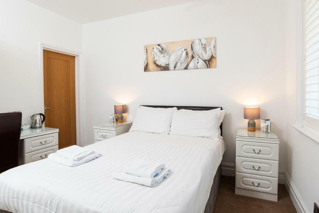 Blueshutters Guest house Poole