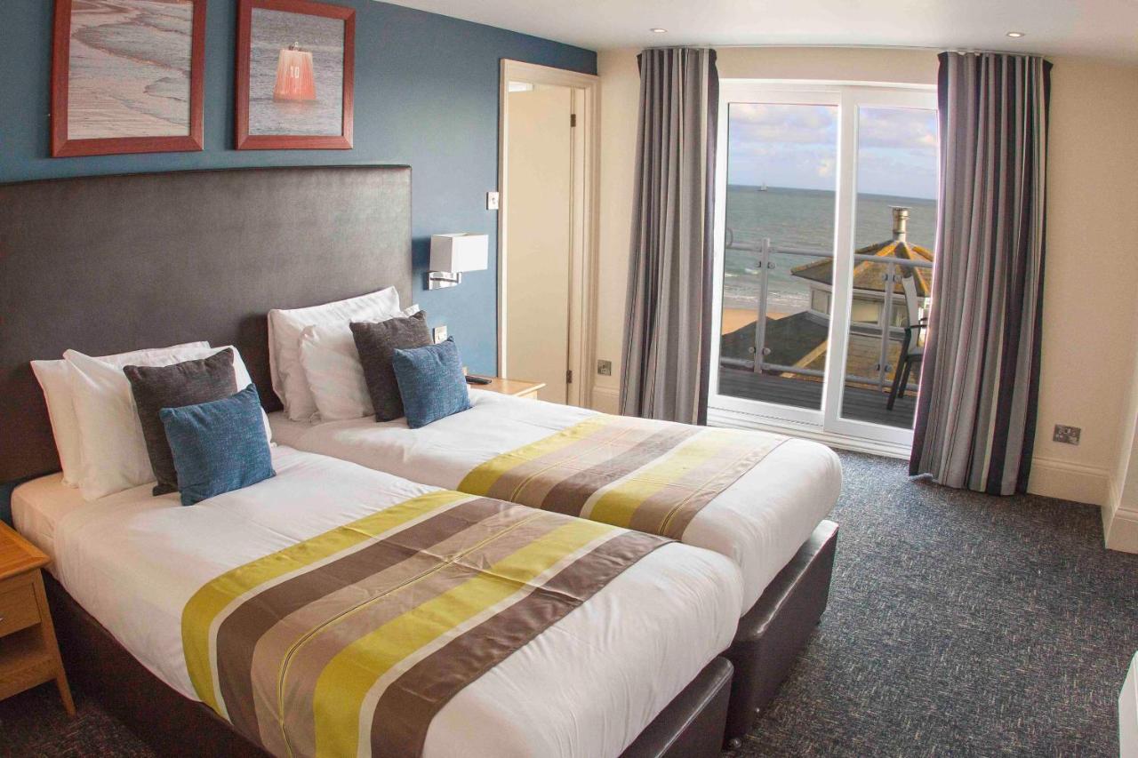 Sandbanks Hotel 4*