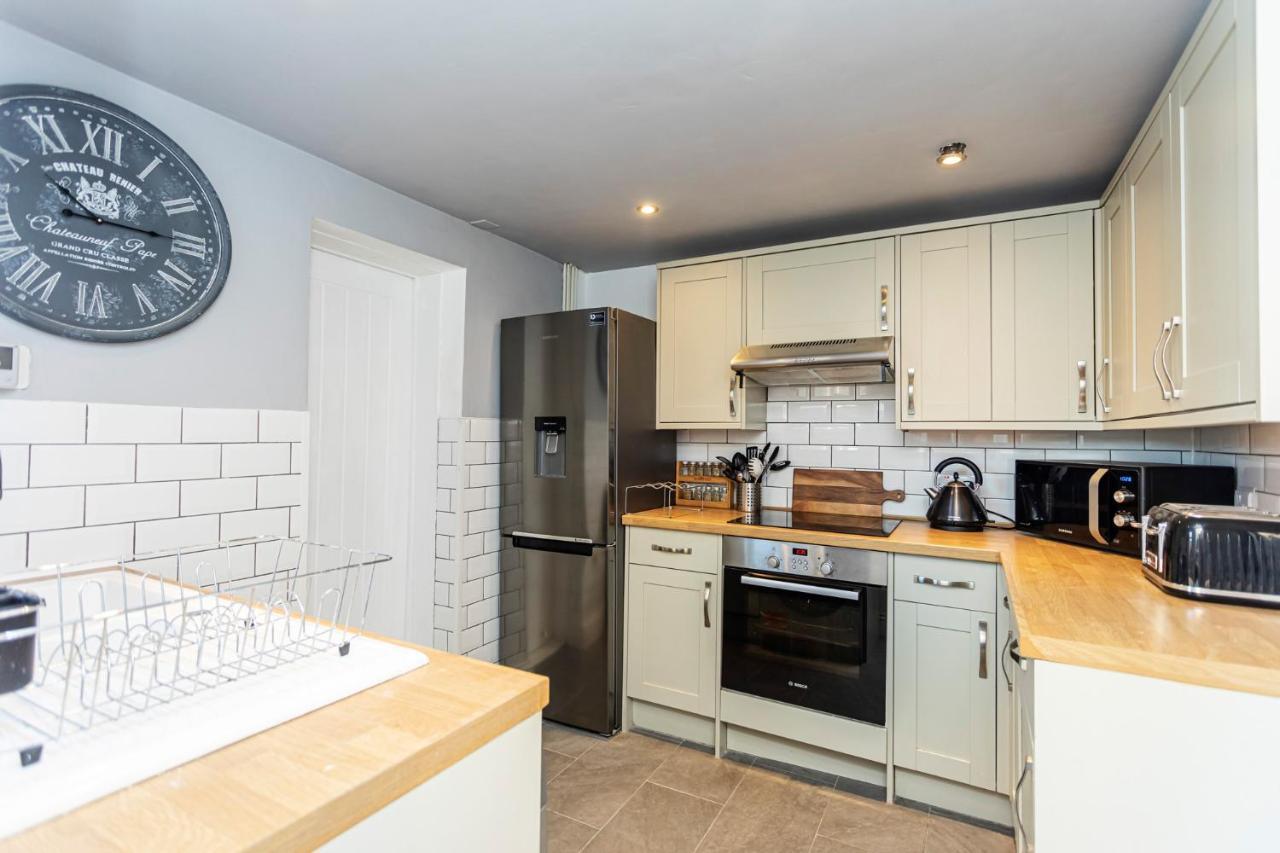 Holiday home 3 Bed Newly Refurbished House, 5 Mins From Sandbanks *