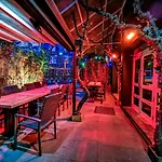 Ox Hotel, Bar, & Grill
