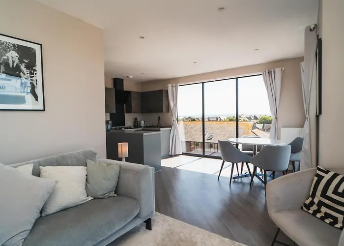 Penthouse - Harbour Views