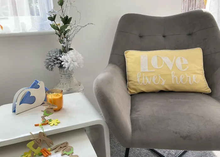 The Sashes - Cozy Apartment - Free Parking - Ultrafast Wifi - Smart Tv - Netflix - Sleeps Up To 6! Close To Poole Town Center & Sandbanks & Bournemouth