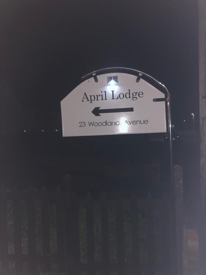 Bed & Breakfast April