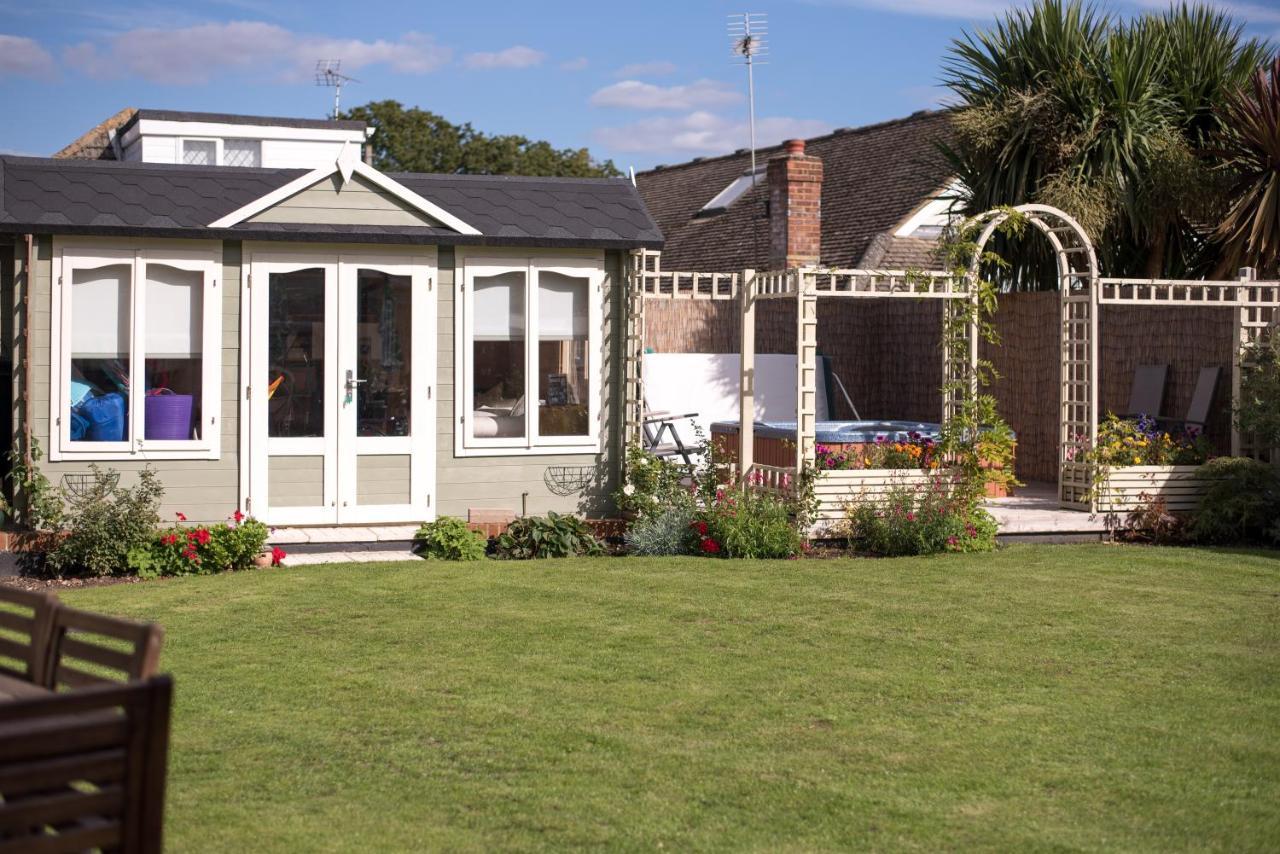 April Bed & Breakfast Poole
