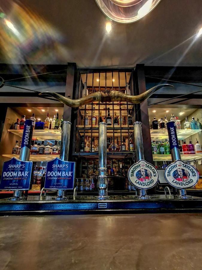 Ox Hotel, Bar, & Grill Hotel