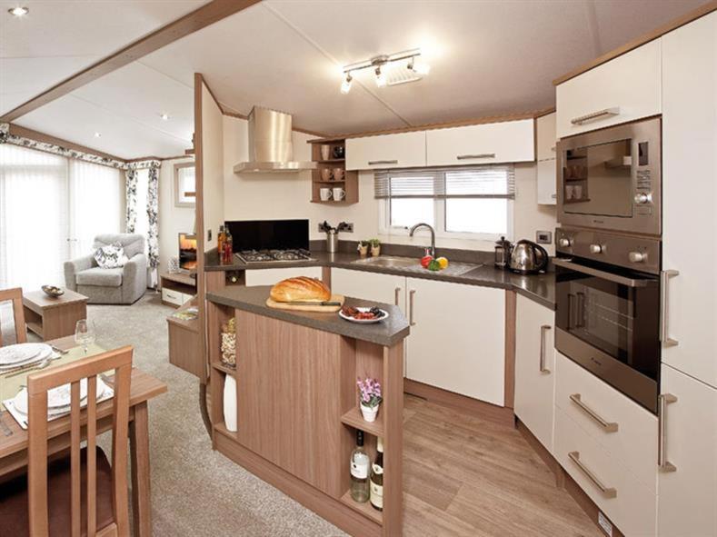 Family Breaks At Rockley Park With Prosecco And A Box Of Chocolates On Arrival *