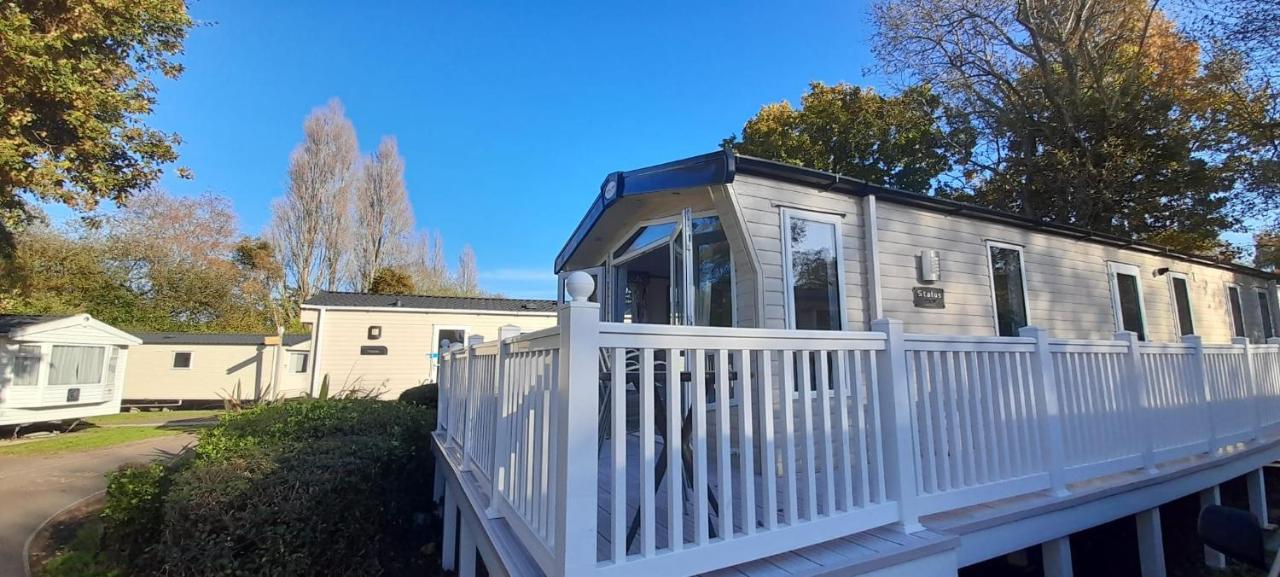 Family Breaks At Rockley Park With Prosecco And A Box Of Chocolates On Arrival Casa de férias *