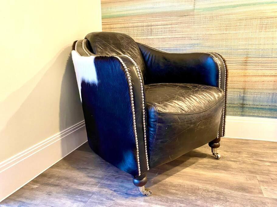 Quayside Retreat: Stylish Near Quay Poole