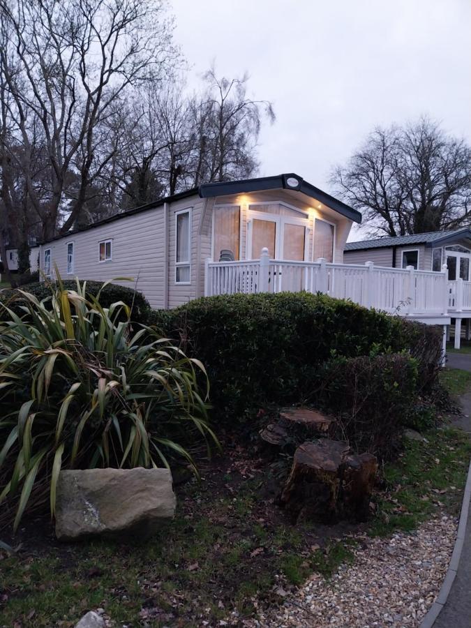 Family Breaks At Rockley Park With Prosecco And A Box Of Chocolates On Arrival Casa de férias Poole