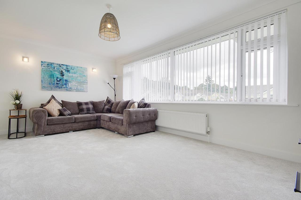 17 Banstead Road *