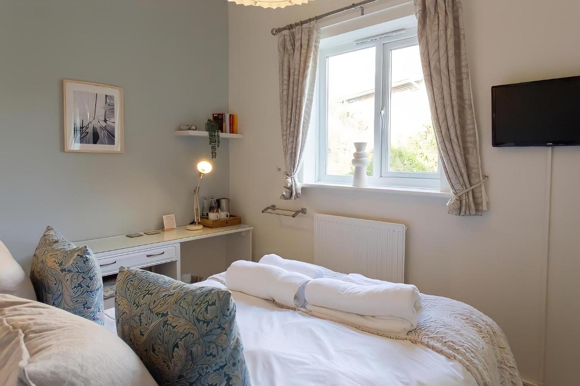 Guest house Poole Park House 2*