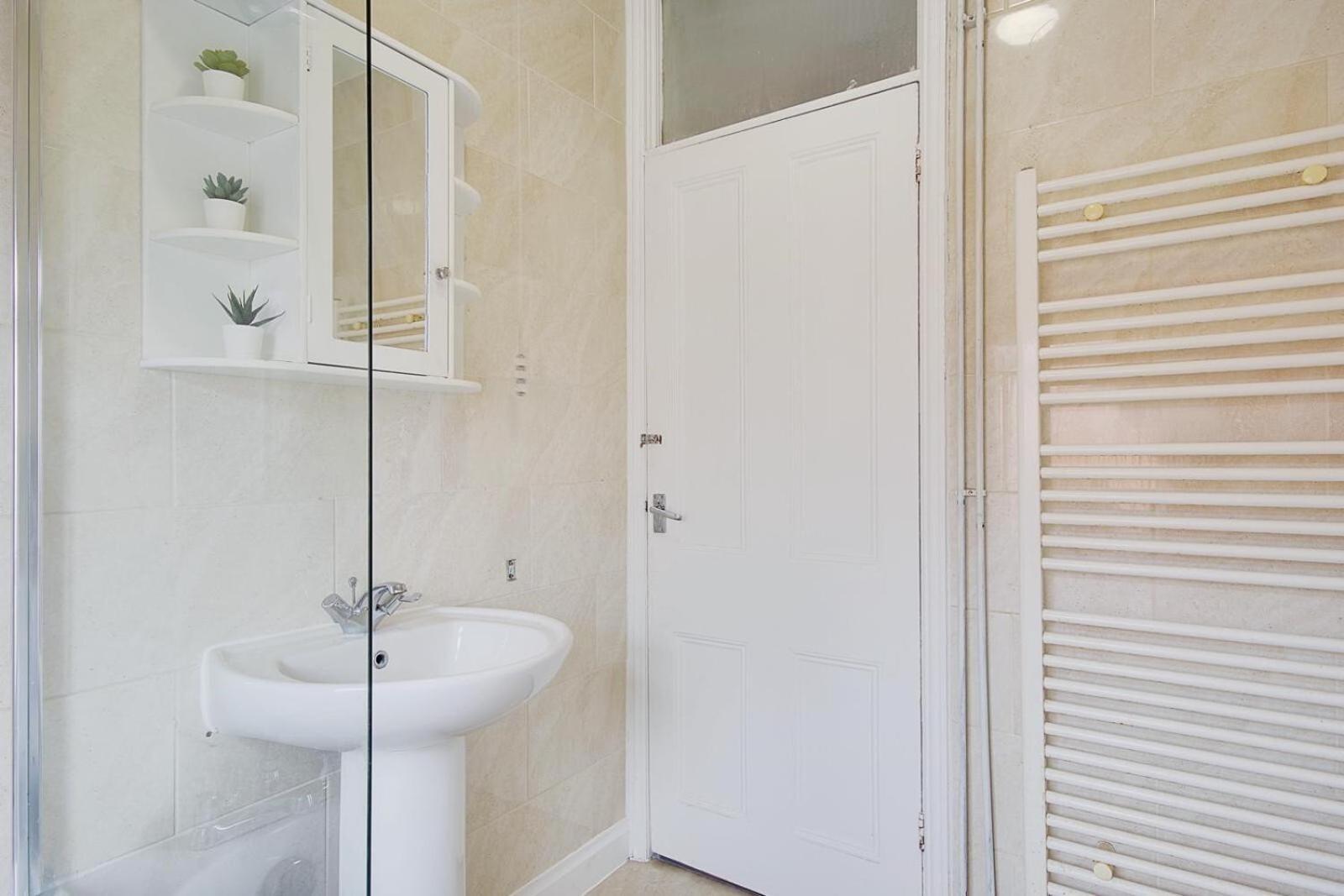 Apartment Ashley Road 3 *