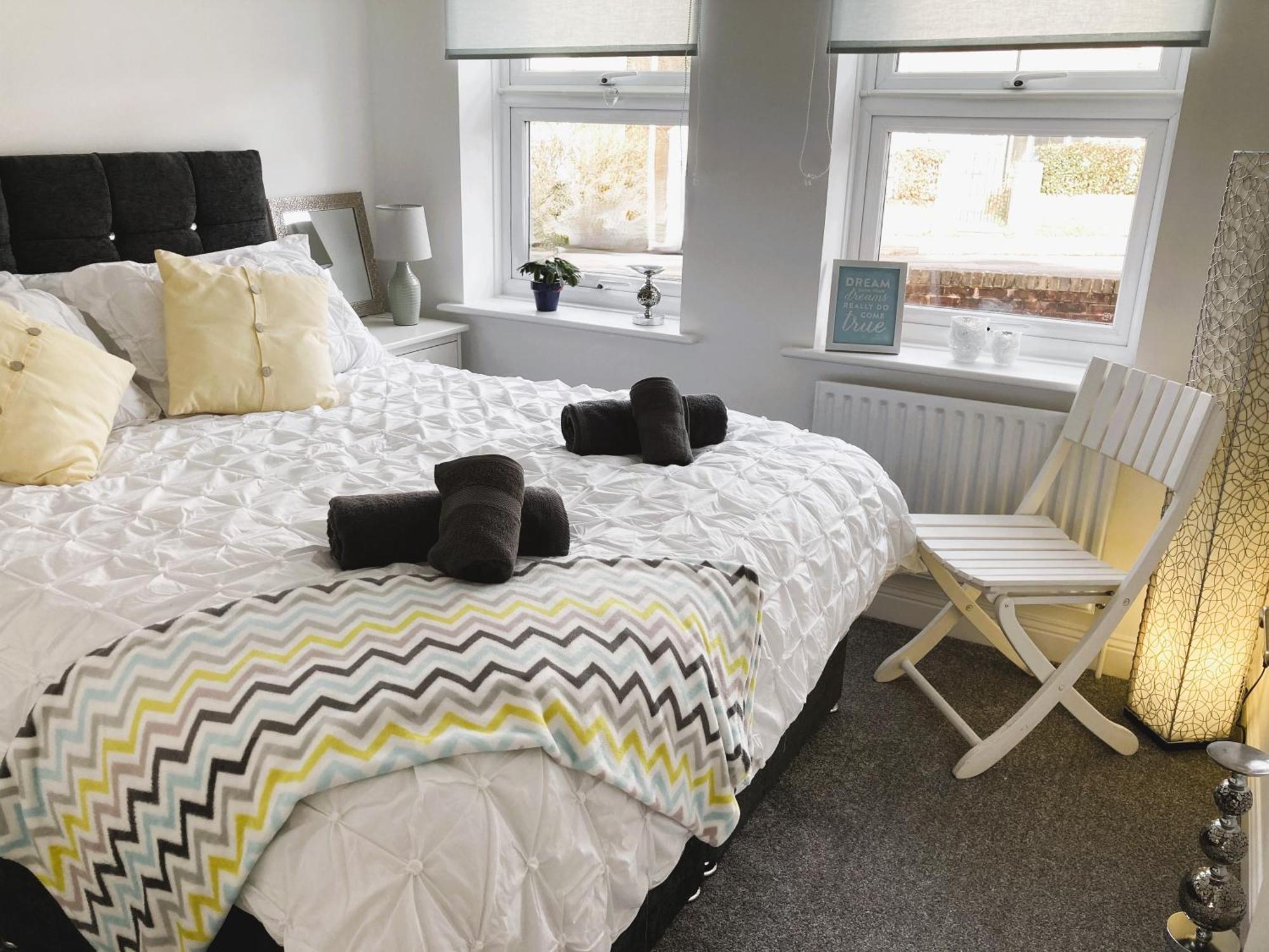 The Sashes: Cozy Near & Sandbanks Apartment *