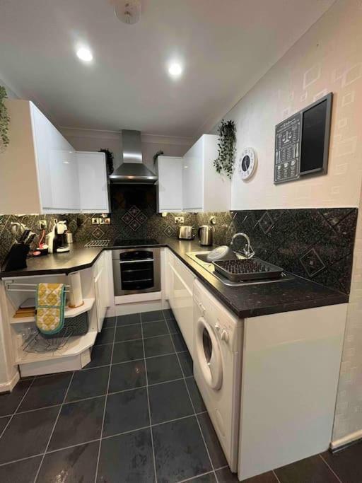 Apartamento Shorebanks - Harbour View In Sandbanks. *