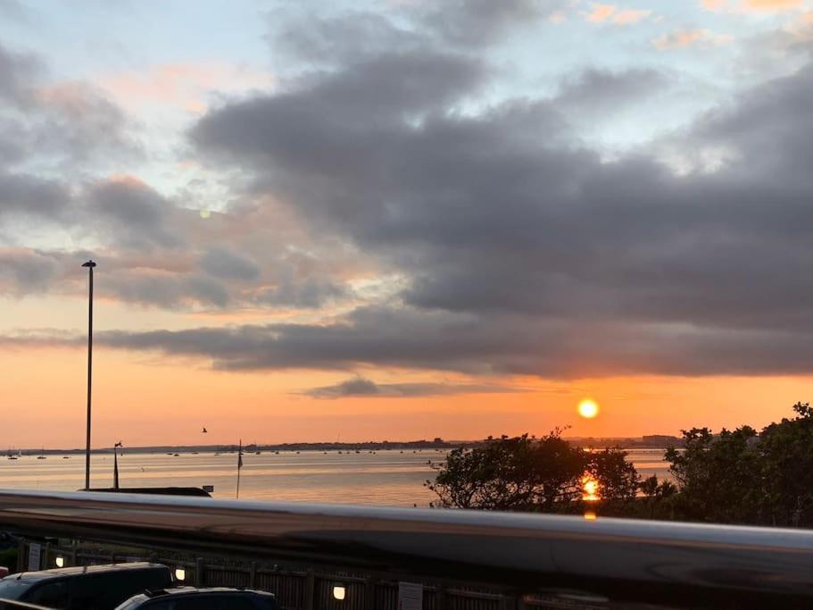 Shorebanks - Harbour View In Sandbanks. Apartamento