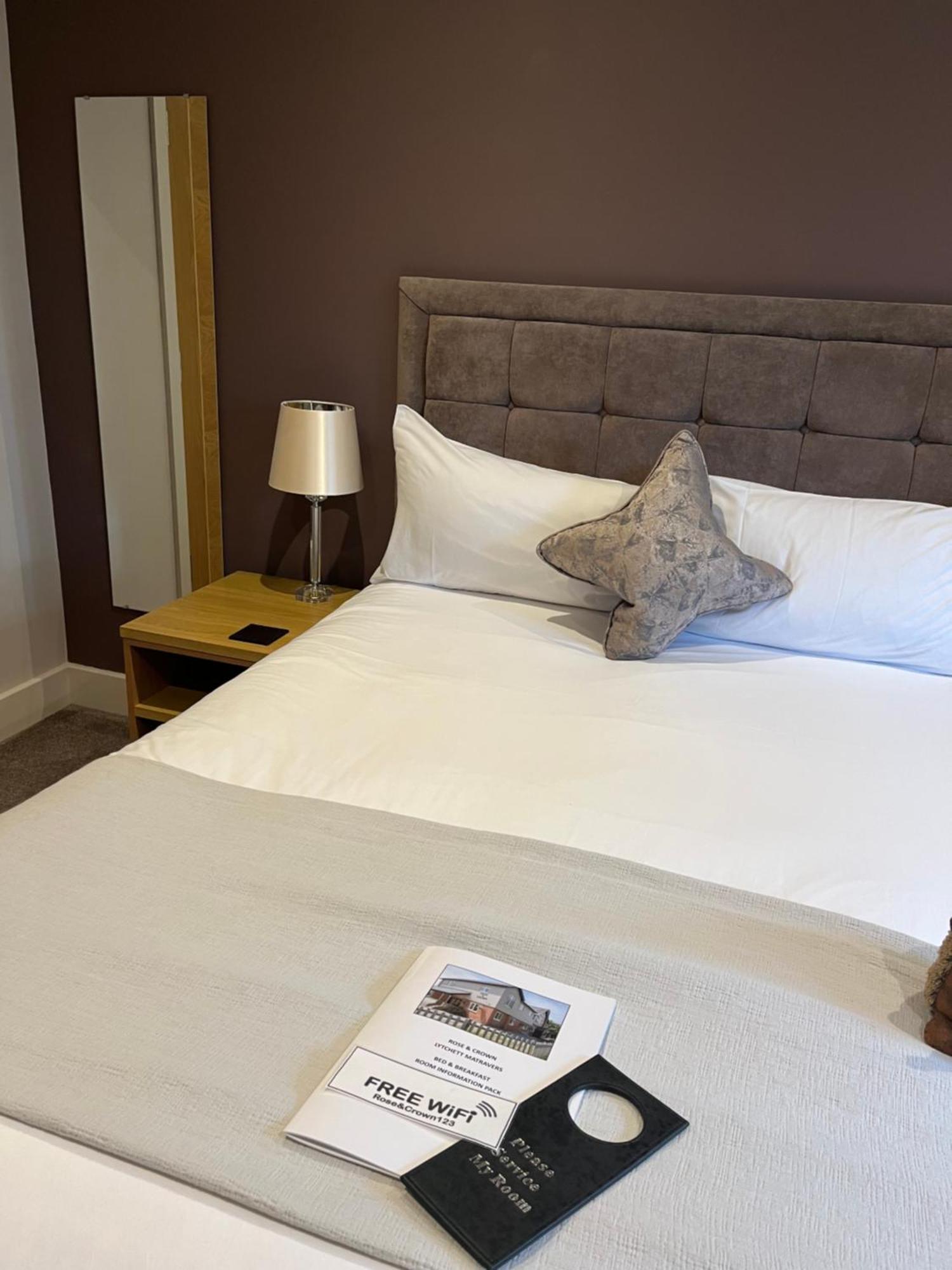 Hotel Rose And Crown 3*
