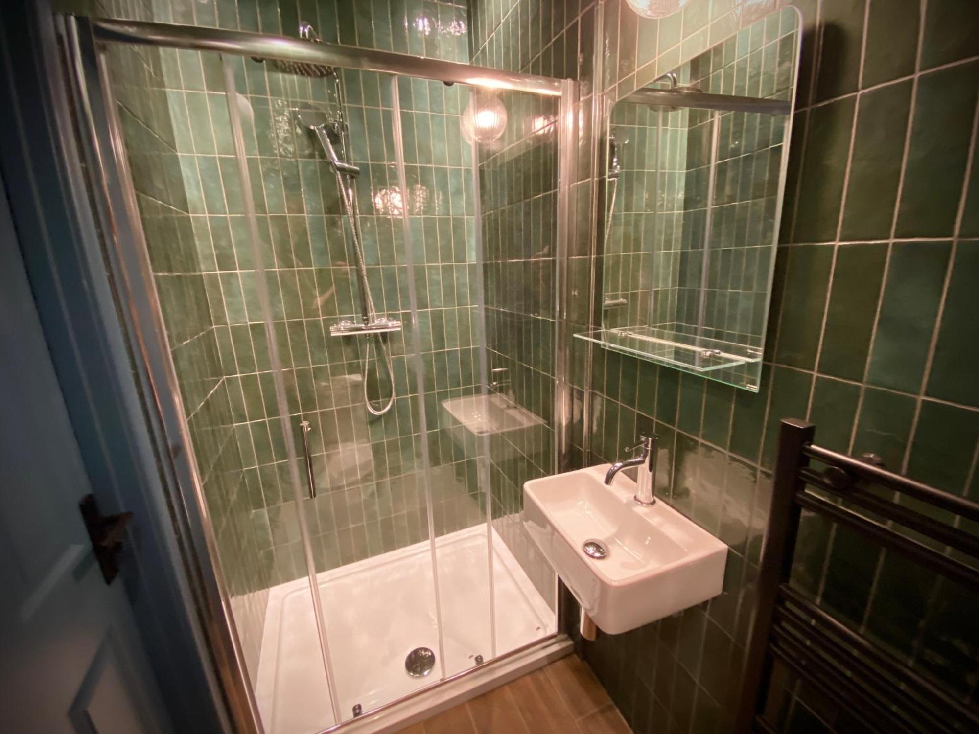 At The Quayside - Stylish En-suite On Quay Fully Refurbed
