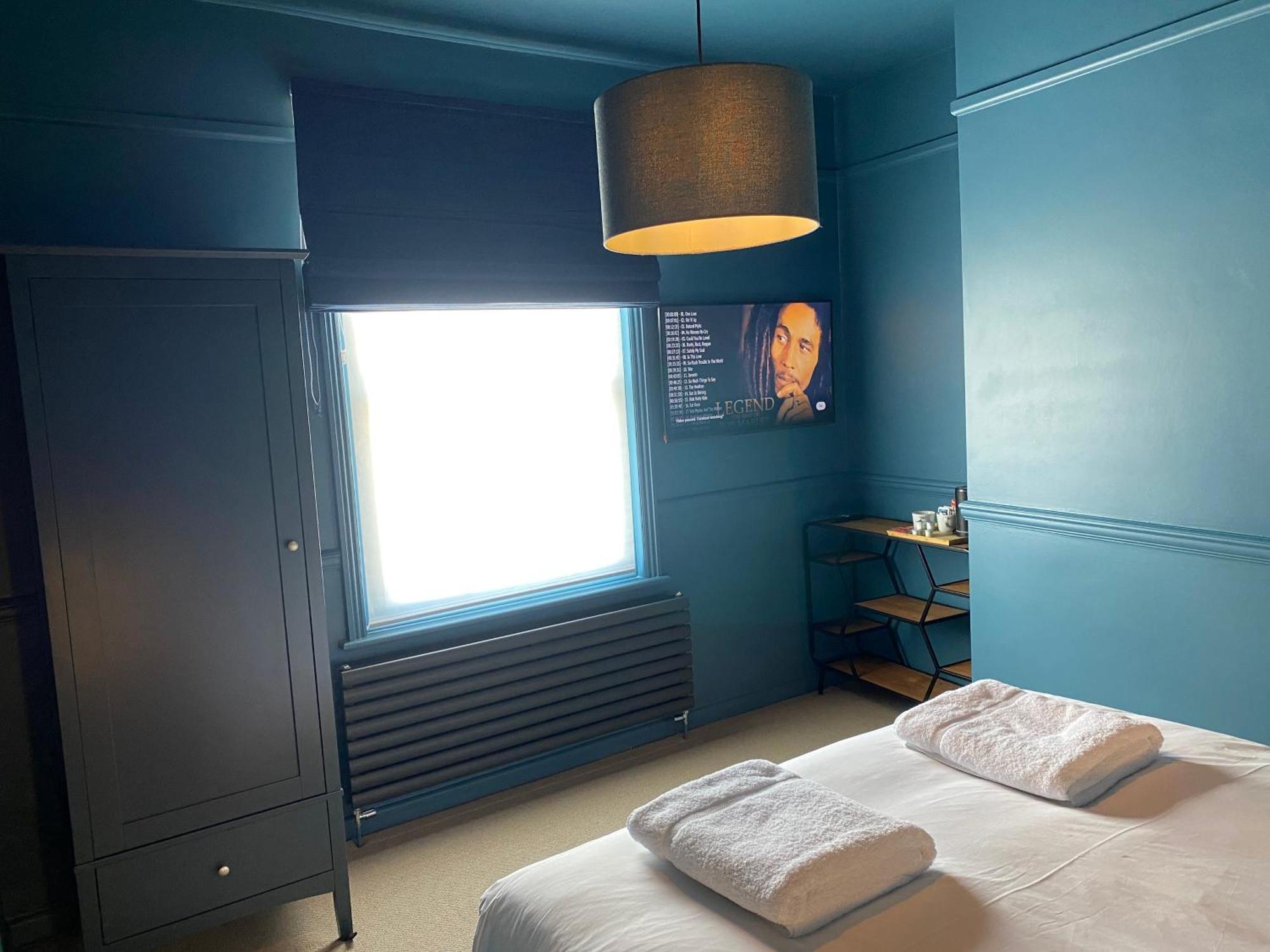 At The Quayside - Stylish En-suite On Quay Fully Refurbed * Poole