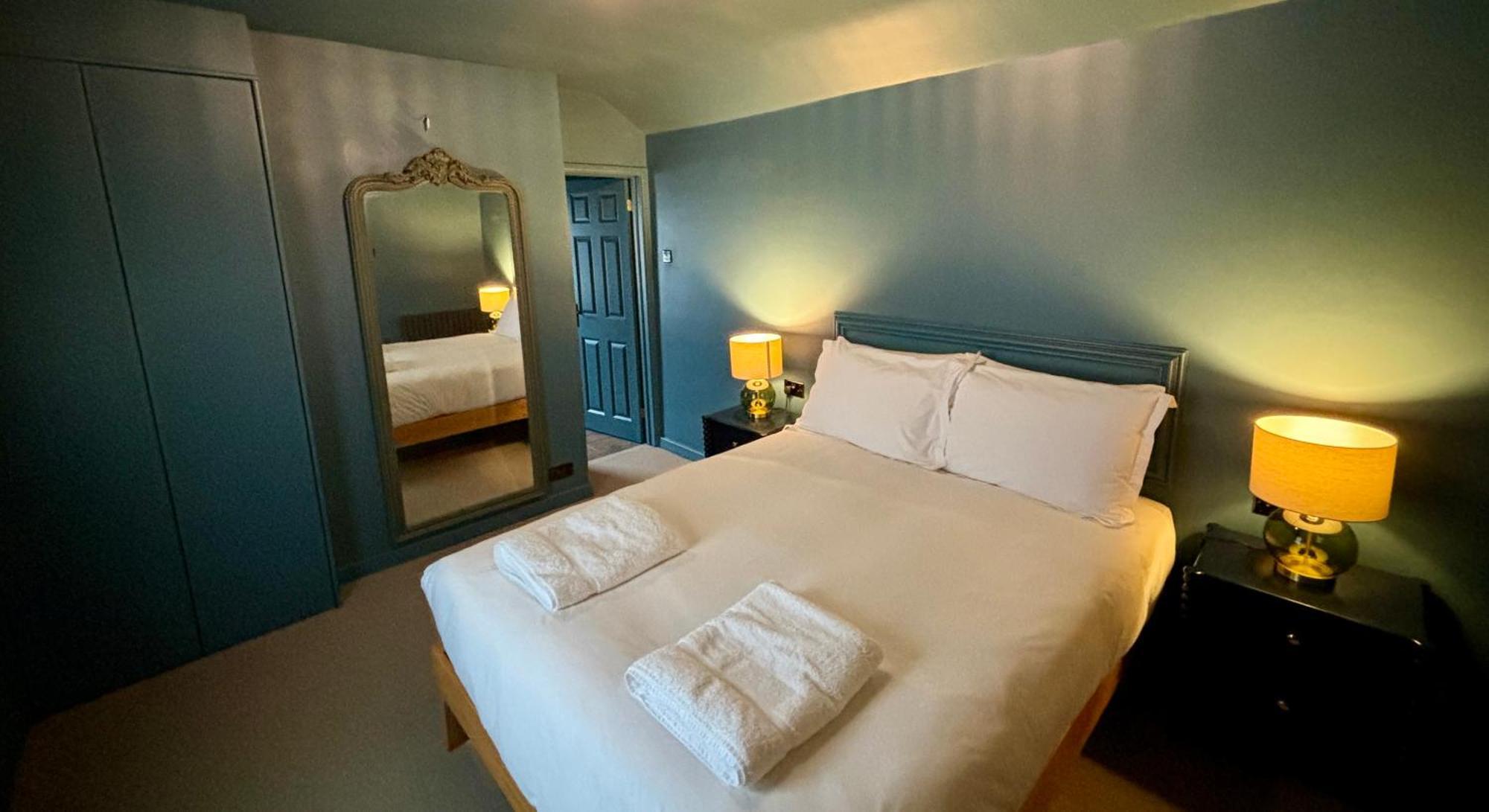 Hotel At The Quayside - Stylish En-suite On Quay Fully Refurbed Poole