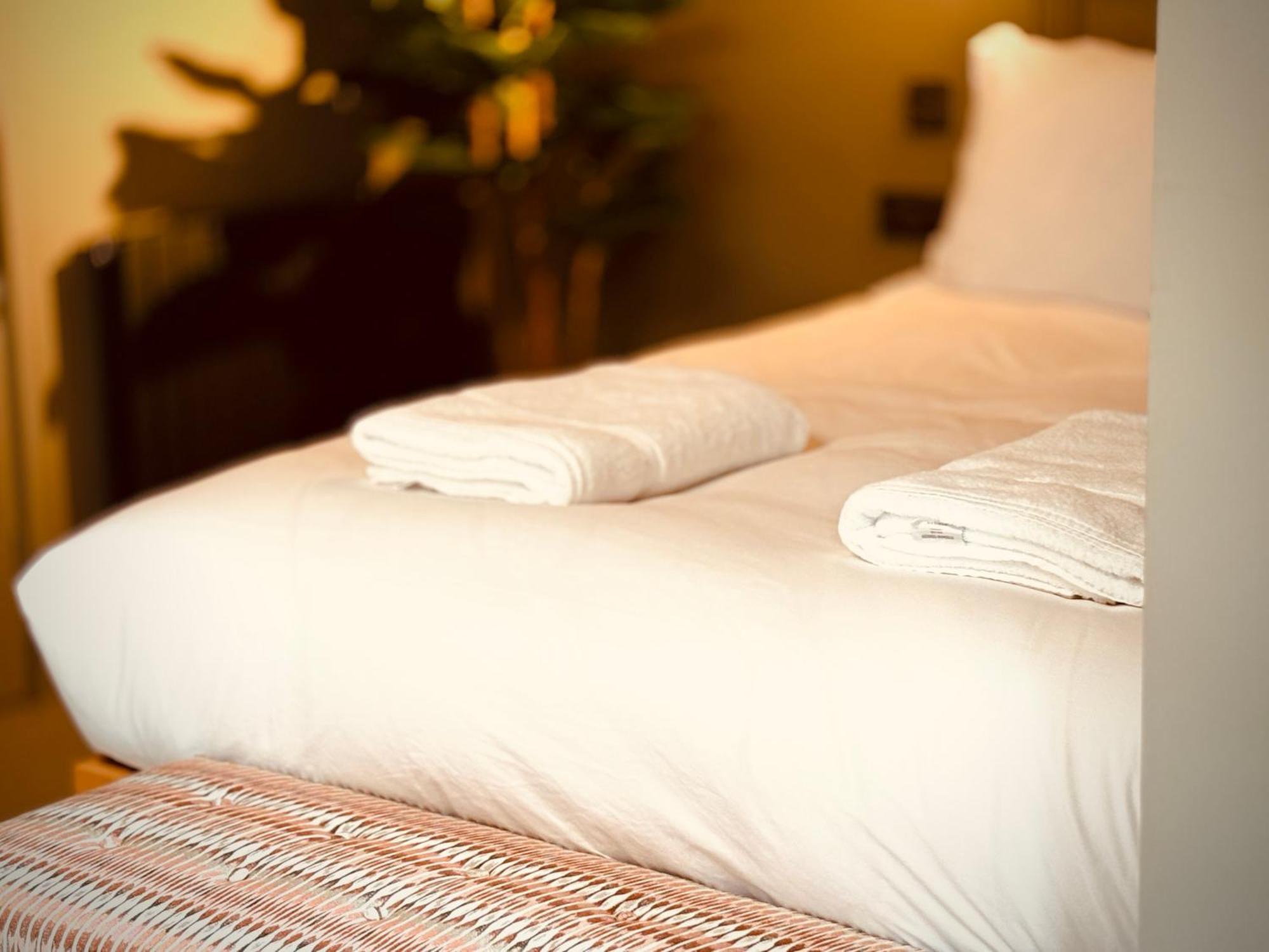 At The Quayside - Stylish En-suite On Quay Fully Refurbed * Poole
