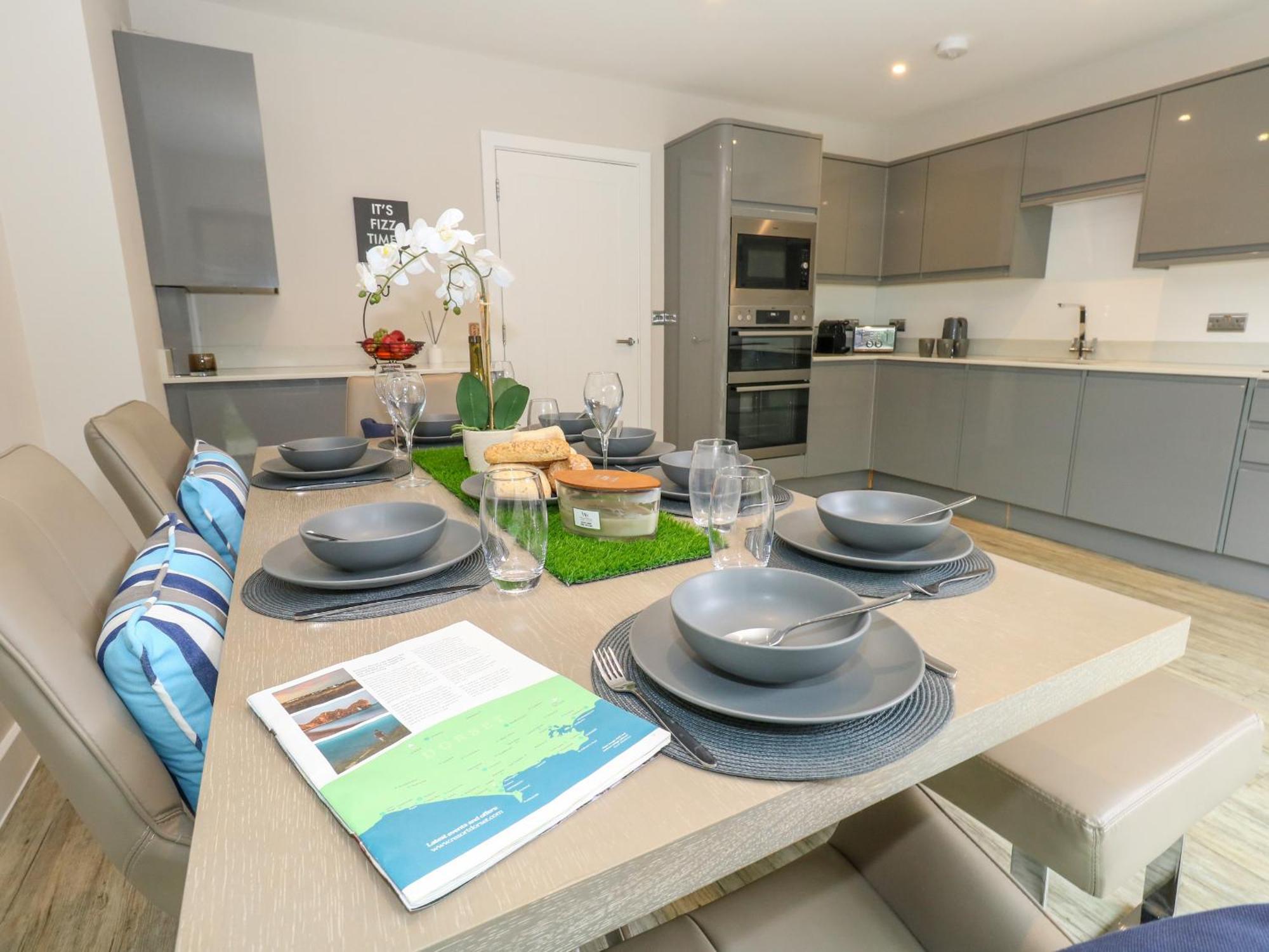Holiday home 66a Danecourt Road *