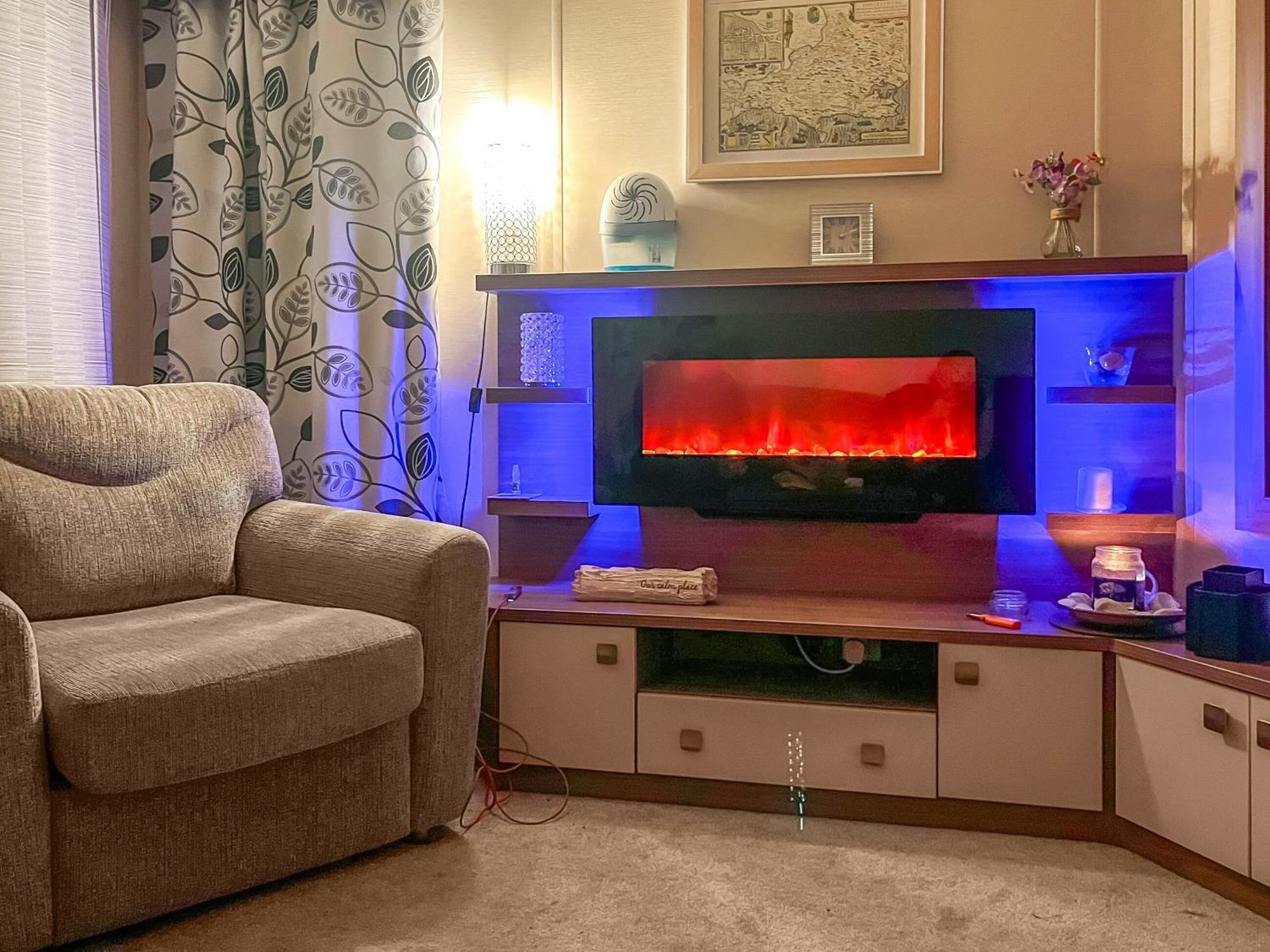 5 Pine Rise * Poole