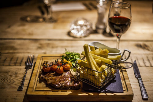 Ox Hotel, Bar, & Grill Hotel