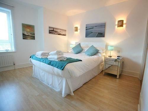 Hotel Quay Holidays - Dolphin Quays 4*