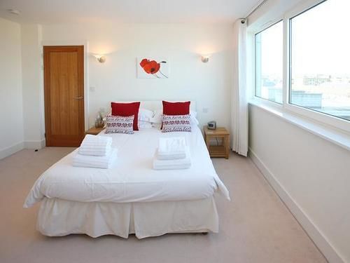 Quay Holidays - Dolphin Quays 4* Poole
