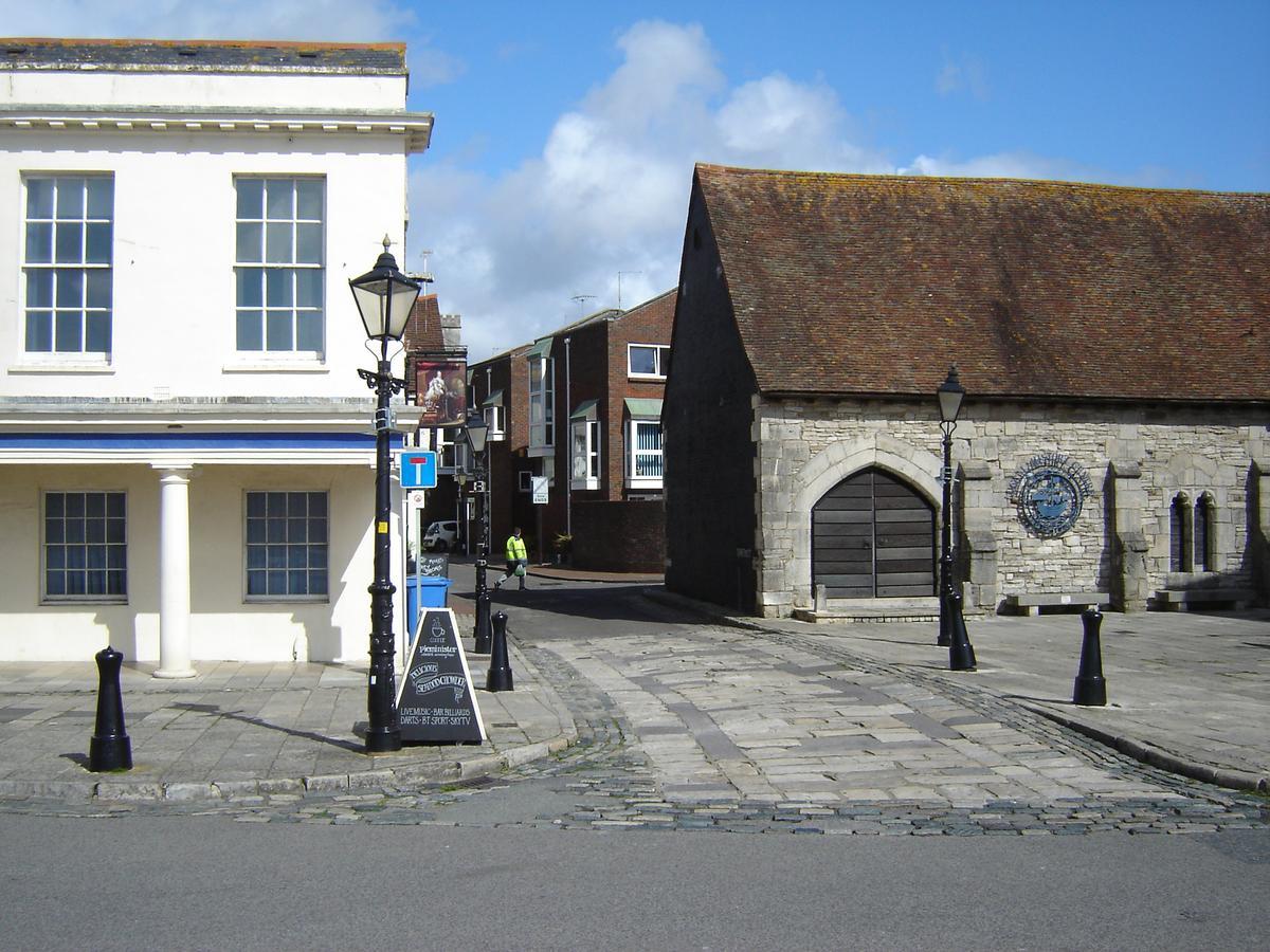 Quay House * Poole