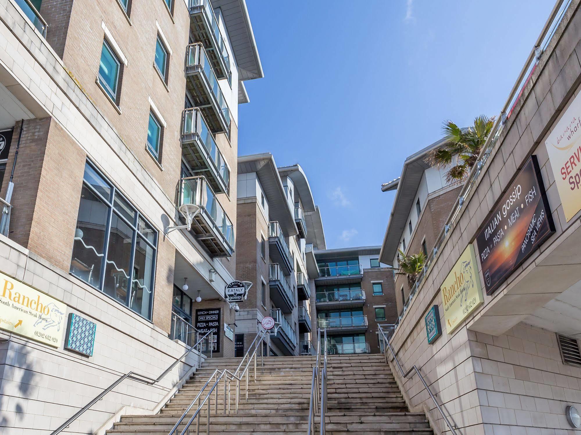 Hotel Quay Holidays - Dolphin Quays 4*