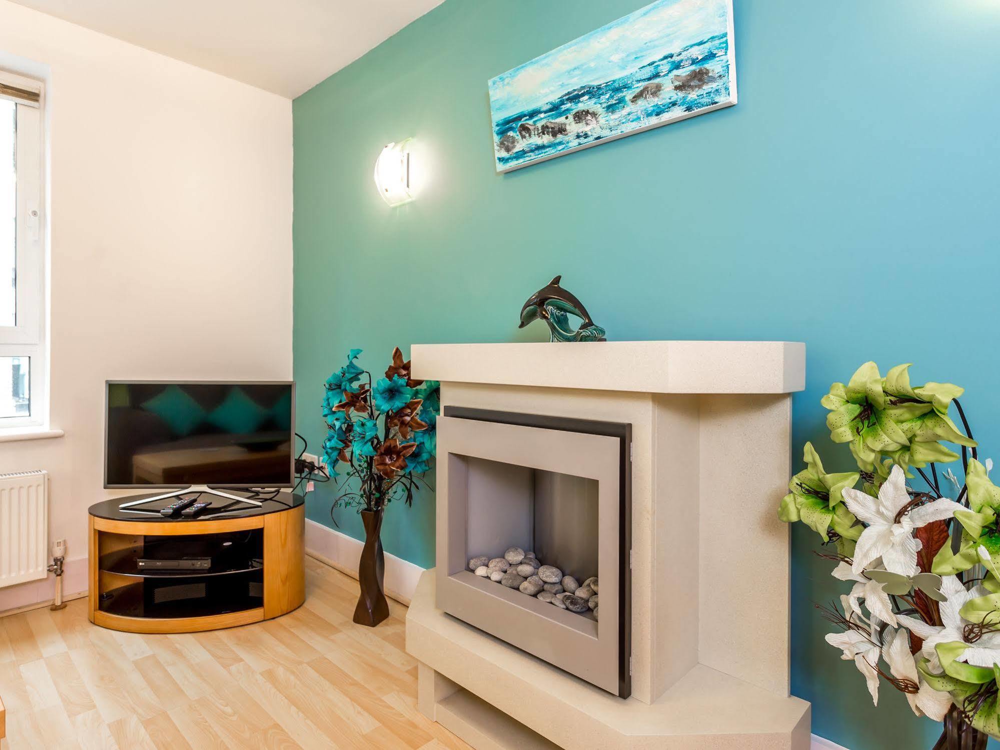 Quay Holidays - Dolphin Quays Poole